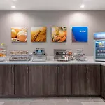 Comfort Inn & Suites Jacksonville - Orange Park Near Naval Air Station 