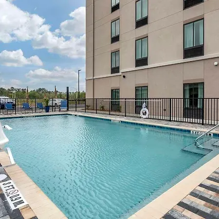 Comfort Inn & Suites Jacksonville - Orange Park Near Naval Air Station 